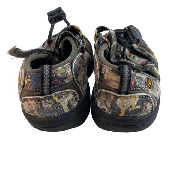 Keen Children's Camo washable sandals Kids 10 Preowned - Picture 3 of 5